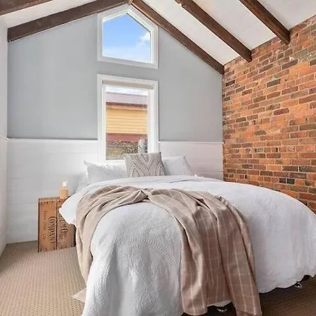 Irresistible Renovated 1840 Inner-City Cottage Hobart Exterior photo
